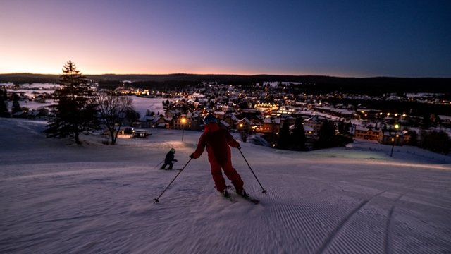 Night skiing & fondue
